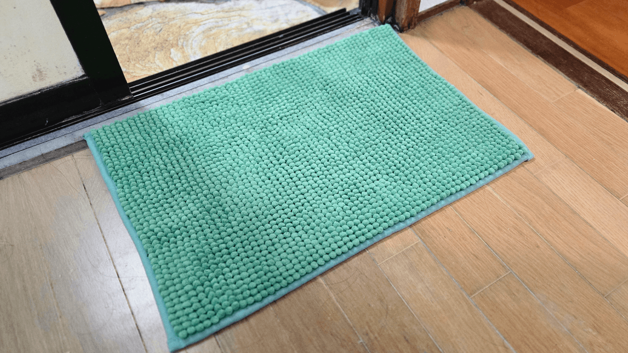 499円で「雲の上」を歩く。IKEAのバスマットTOFTBOが古民家の脱衣所を救った話